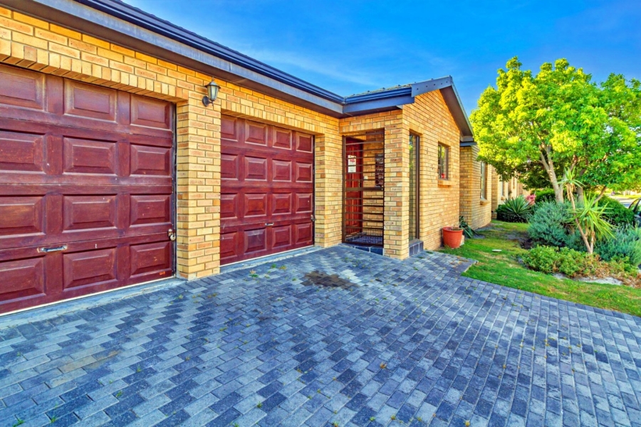 3 Bedroom Property for Sale in Fairview Golf Estate Western Cape
